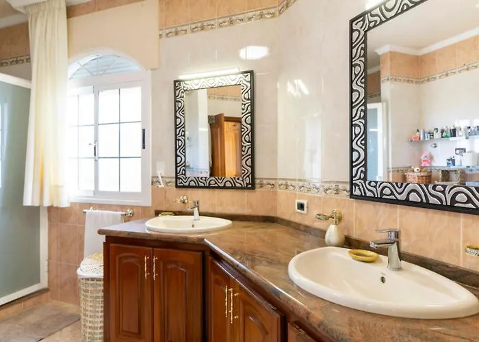 Luxury * Candelaria